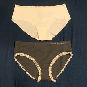 New! Set of 2 Victoria’s Secret Hiphugger Underwear White and Gray Medium